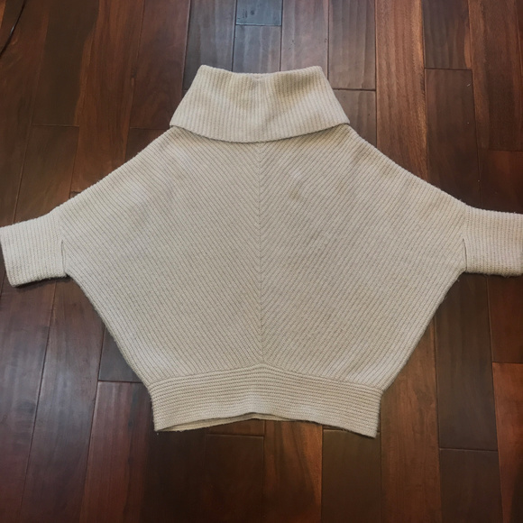 BCBGMaxAzria oversize wool blend sweater - Picture 3 of 8